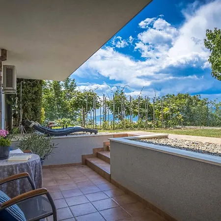 Terra Magica Deluxe Or With Private Parking, Terrace And Sea View Appartement Rijeka