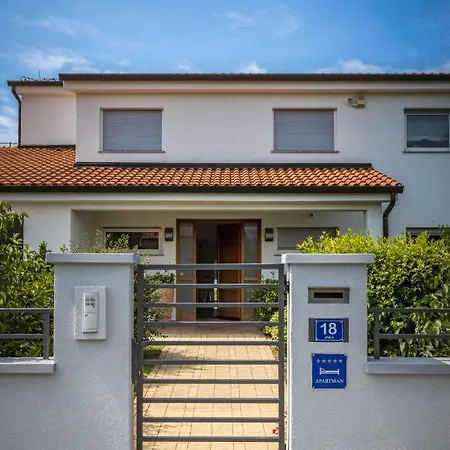 Terra Magica Deluxe Or With Private Parking, Terrace And Sea View * Rijeka