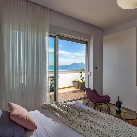 Terra Magica Deluxe Or With Private Parking, Terrace And Sea View Appartement *