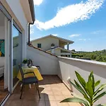 Terra Magica Deluxe Or With Free Parking, Terrace And Sea View Apartman *