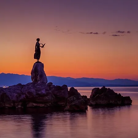 Terra Magica Deluxe Or With Heating, Free Parking, Terrace And Sea View