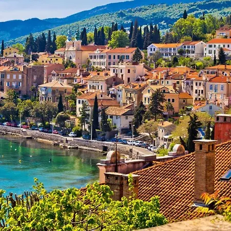 Apartment Terra Magica Deluxe Or With Heating, Free Parking, Terrace And Sea View