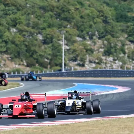 Terra Magica Deluxe Or With Heating, Free Parking, Terrace And Sea View Appartement Rijeka