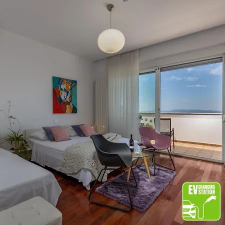 Appartement Terra Magica Deluxe Or With Heating, Free Parking, Terrace And Sea View Rijeka